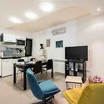 White&blue Center App Apartment Pula