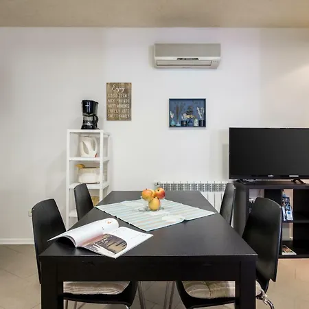 White&blue Center App Lejlighed *