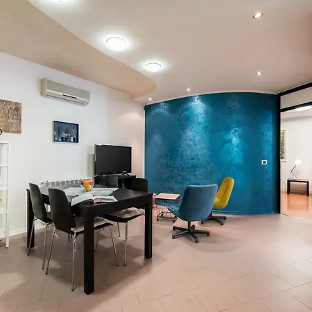 White&blue Top Center App Apartment